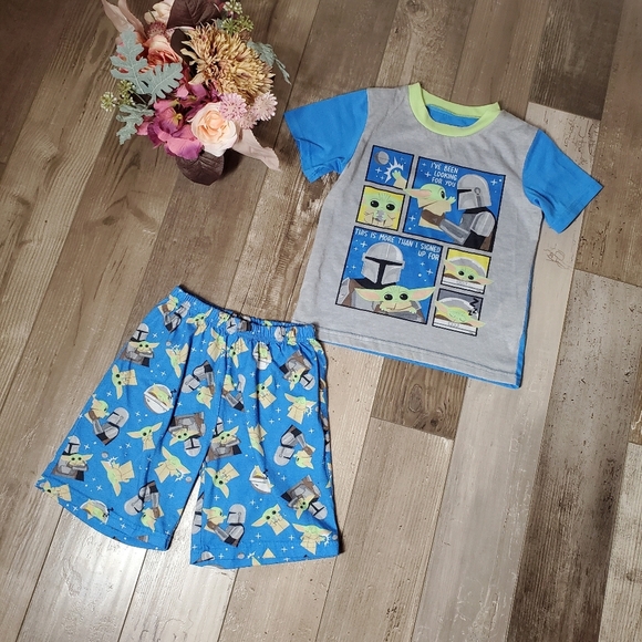 Baby Yoda Boys Pajamas Star Wars The Mandalorian Shirt Shorts Set Size XS EUC - Picture 7 of 9